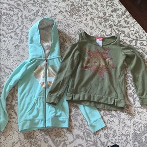 Girls sweatshirt bundle 2 for 10$